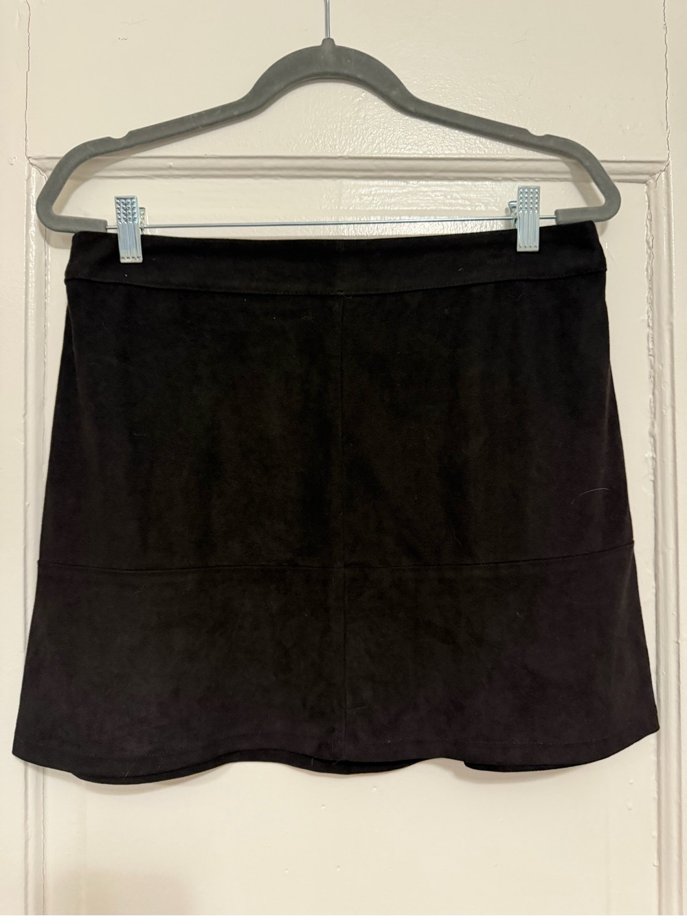 Lulus Classic Black Women’s Suede-Look Mini Skirt - L